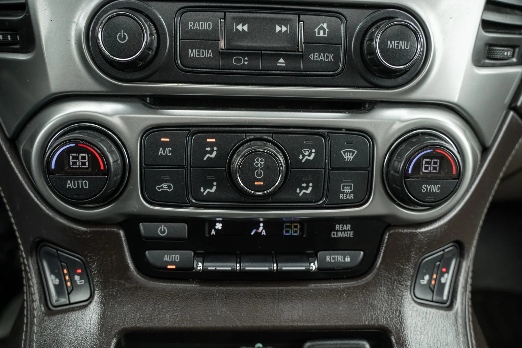 Used 2018 Chevrolet Tahoe LT AWD/4WD image 34
