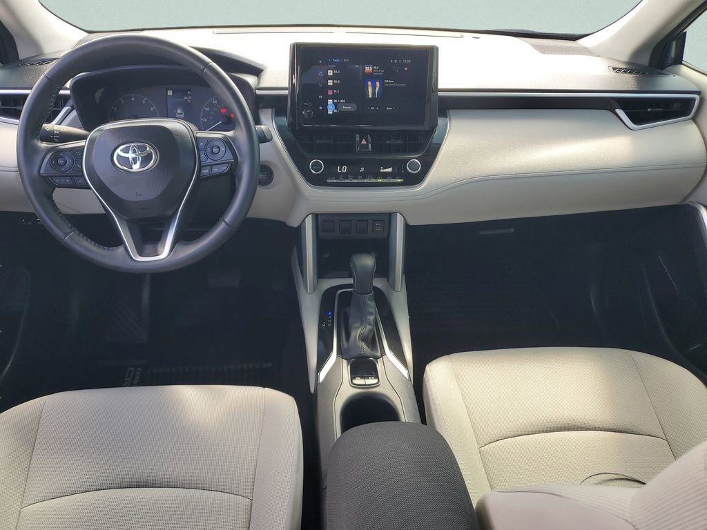 Certified 2025 Toyota Corolla Cross LE image 14