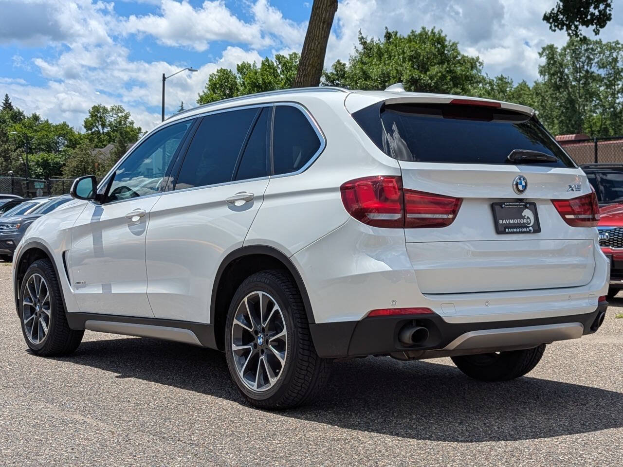 Used 2016 BMW X5 xDrive35i w/ Premium Package Enhanced AWD/4WD image 9