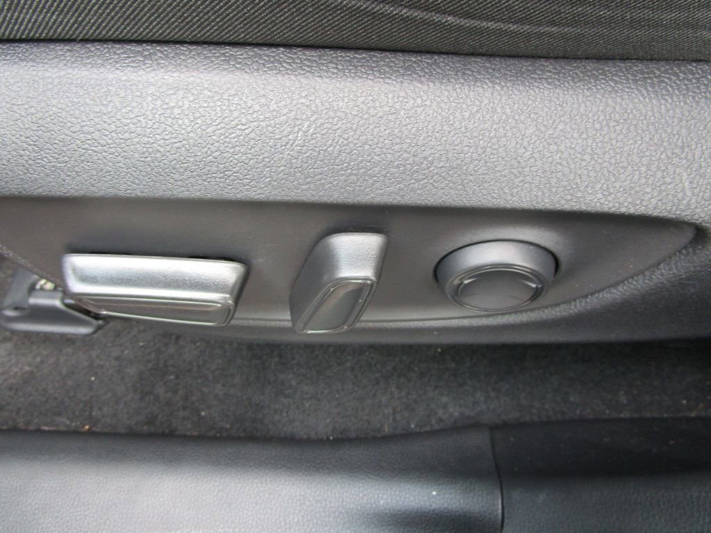 Used 2022 Toyota RAV4 XLE image 18