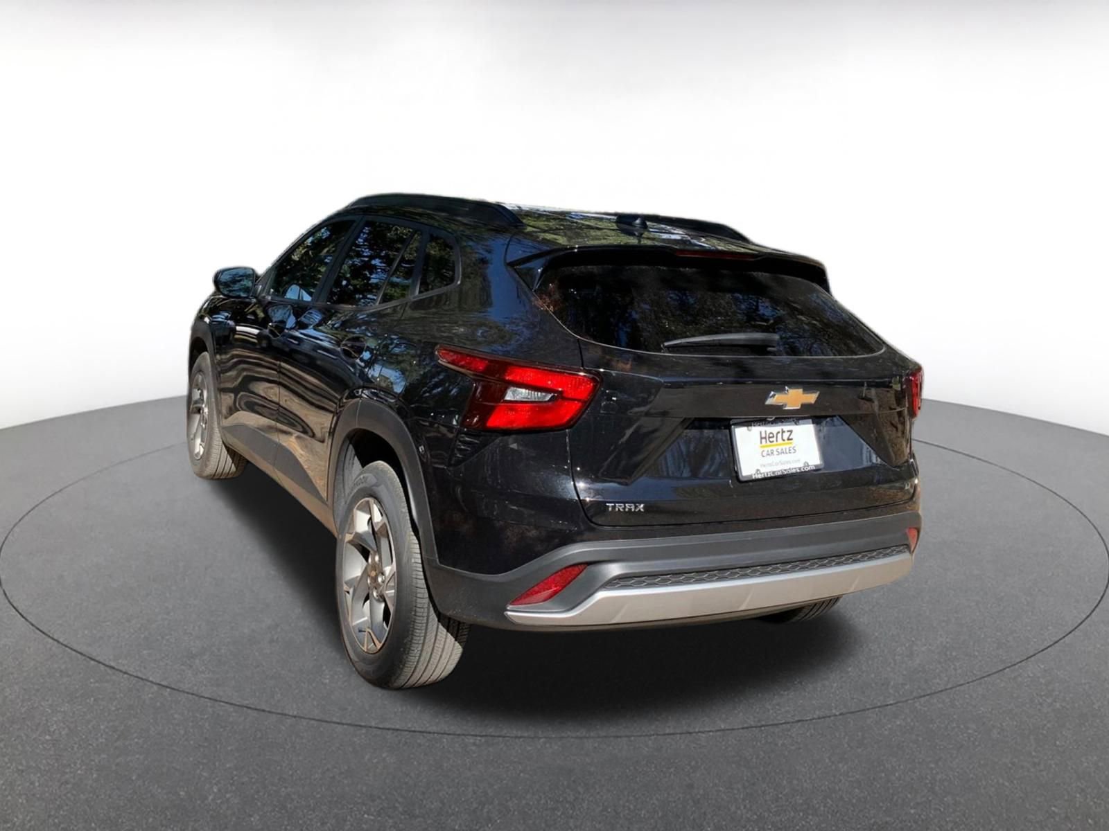 Used 2025 Chevrolet Trax LT image 5