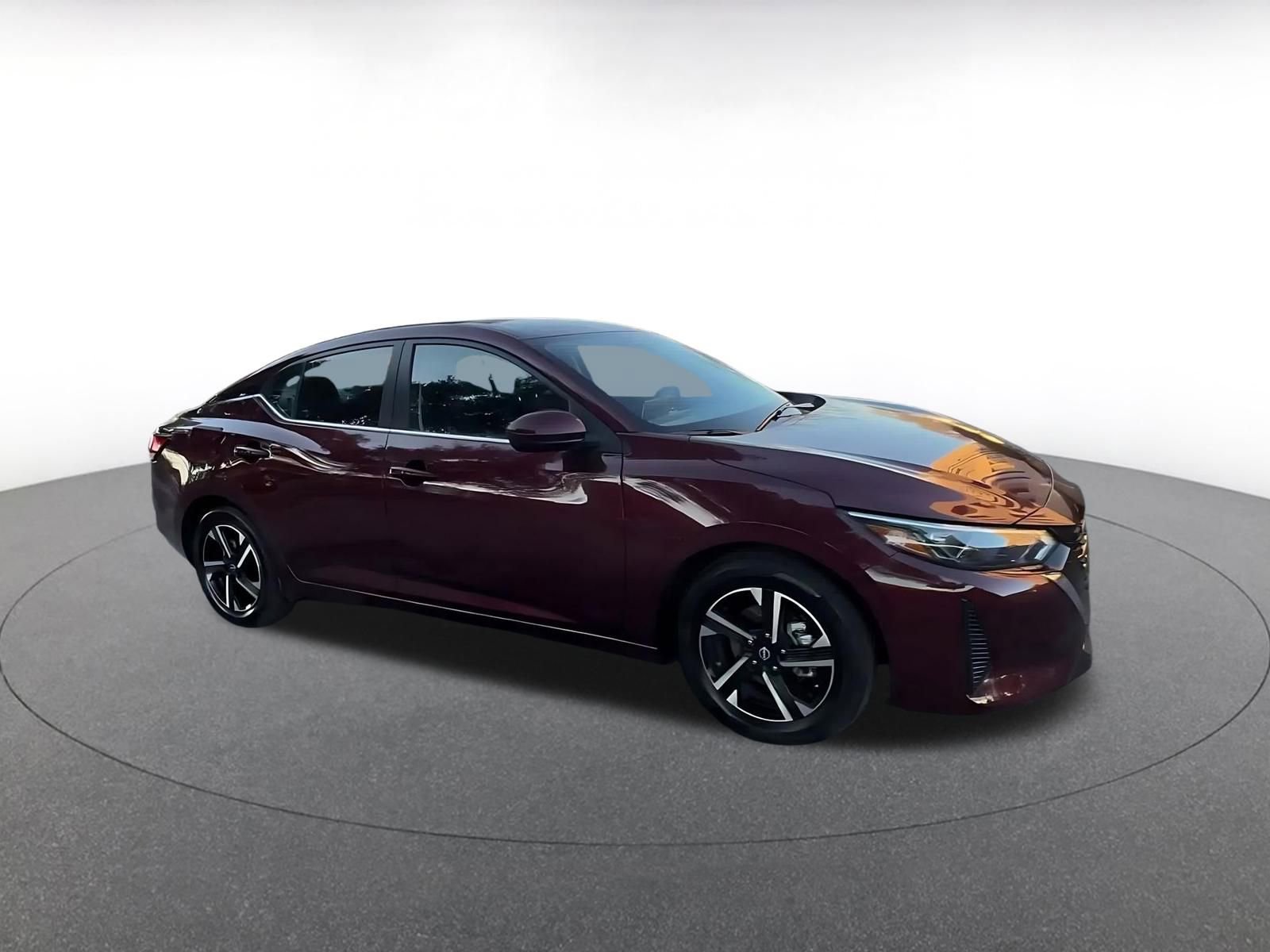 Used 2025 Nissan Sentra SV image 2