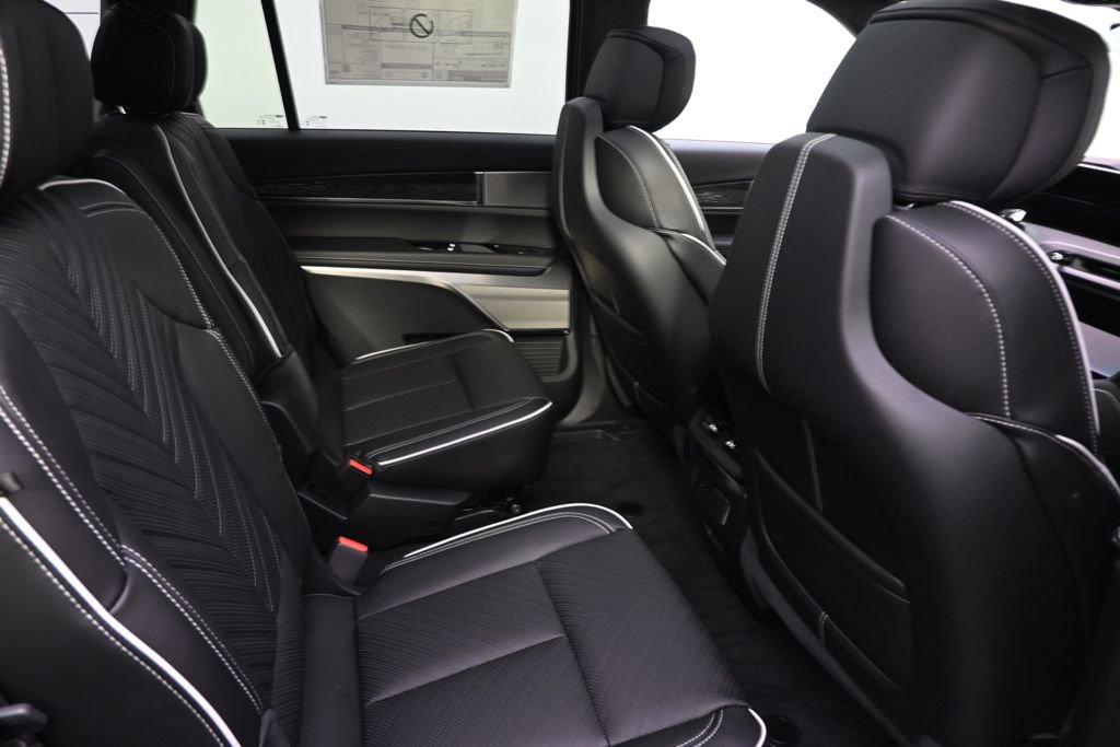 New 2026 Cadillac Vistiq Platinum image 18