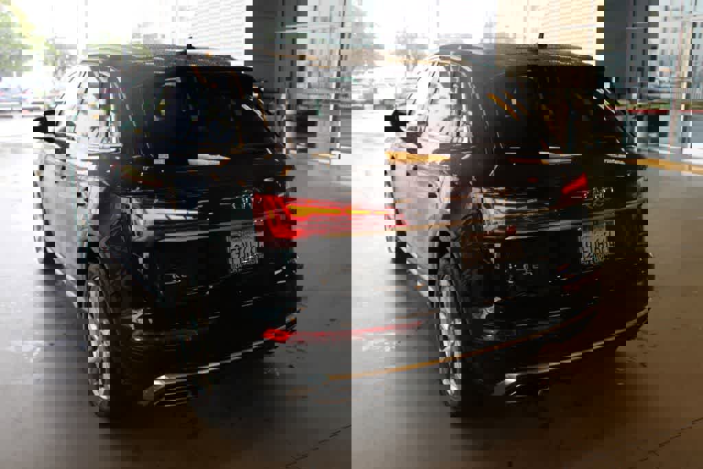 Used 2022 Audi Q5 2.0T Premium Plus w/ Premium Plus Package AWD/4WD image 8