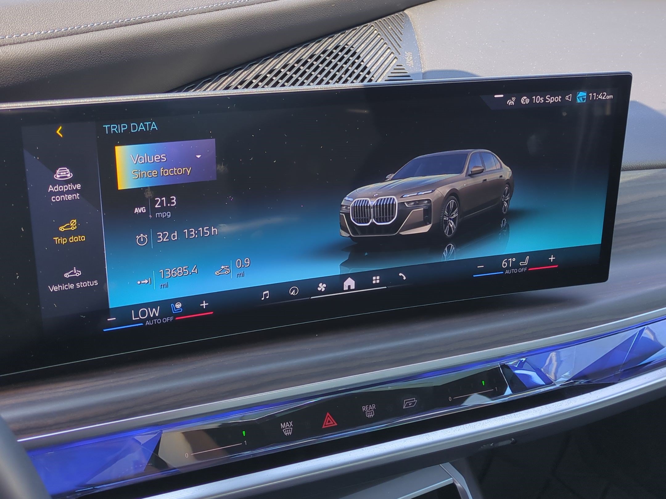 Certified 2025 BMW 740i RWD image 22