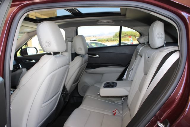 Used 2022 Cadillac XT4 Premium Luxury w/ Technology Package FWD image 33