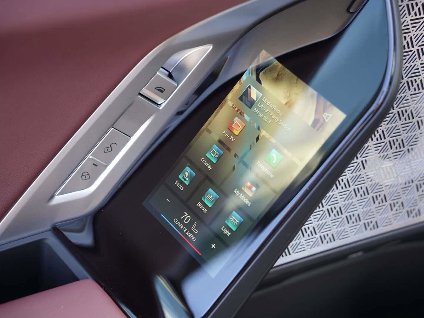 Used 2025 BMW i7 xDrive60 image 8