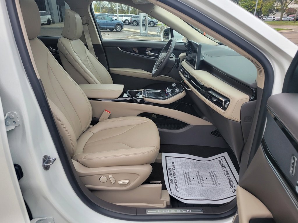 Certified 2023 Lincoln Nautilus Reserve image 31