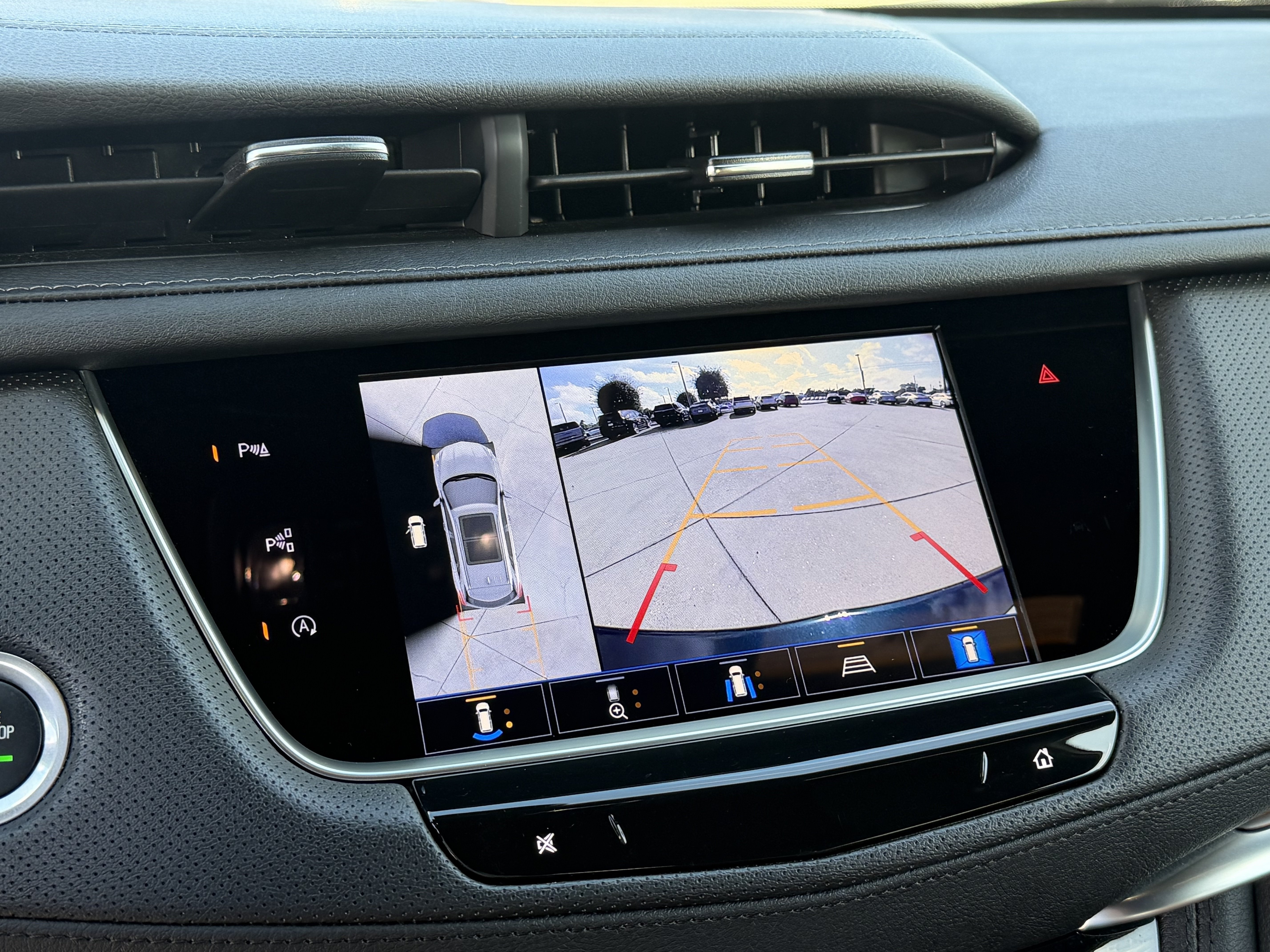 Certified 2024 Cadillac XT5 Premium Luxury w/ Technology Package FWD image 33