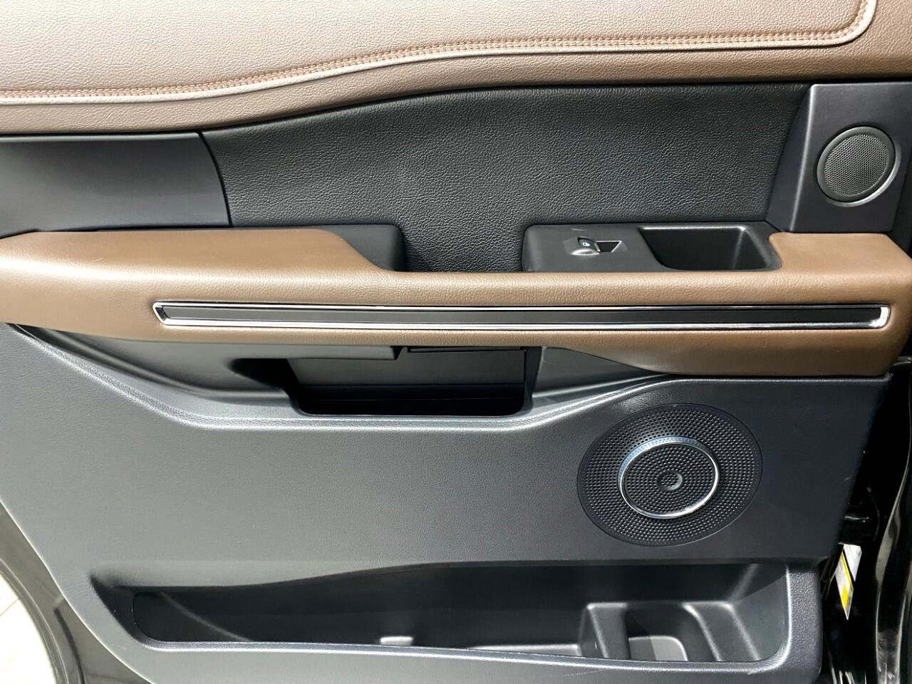 Used 2021 Ford Expedition Max King Ranch image 24