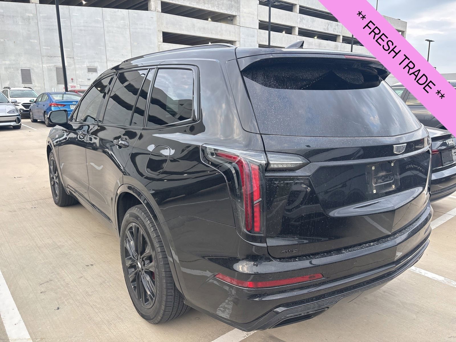 Used 2023 Cadillac XT6 Sport w/ LPO, ONYX Package AWD/4WD image 6