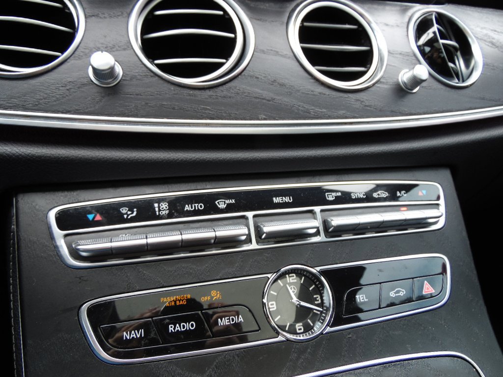 Used 2019 Mercedes-Benz E 300 image 11