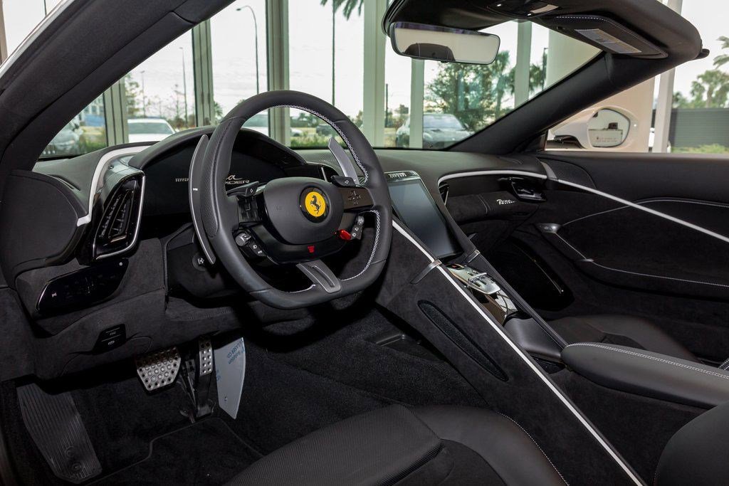 Used 2024 Ferrari Roma Spider image 15