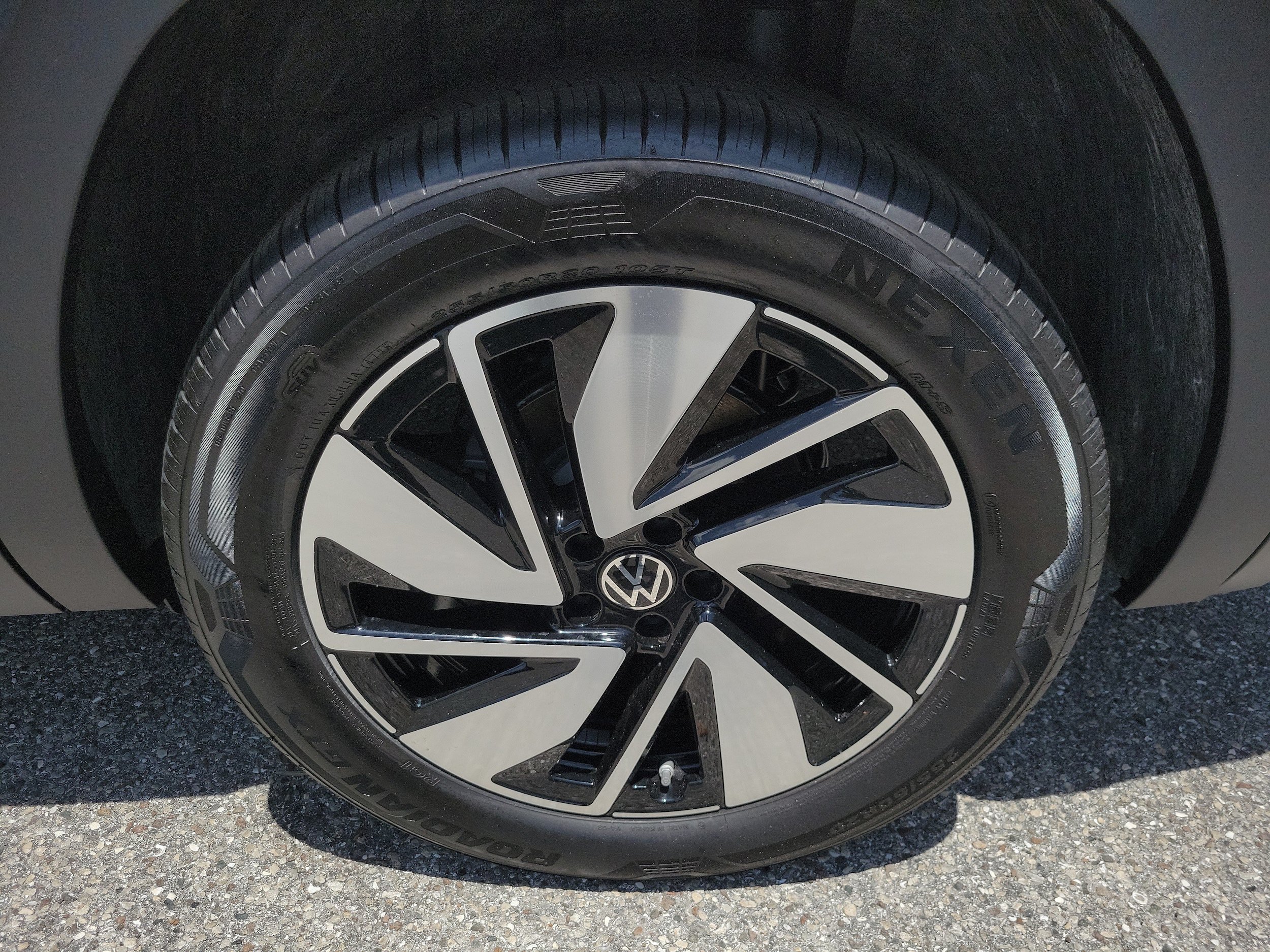 New 2026 Volkswagen Atlas SE FWD image 31