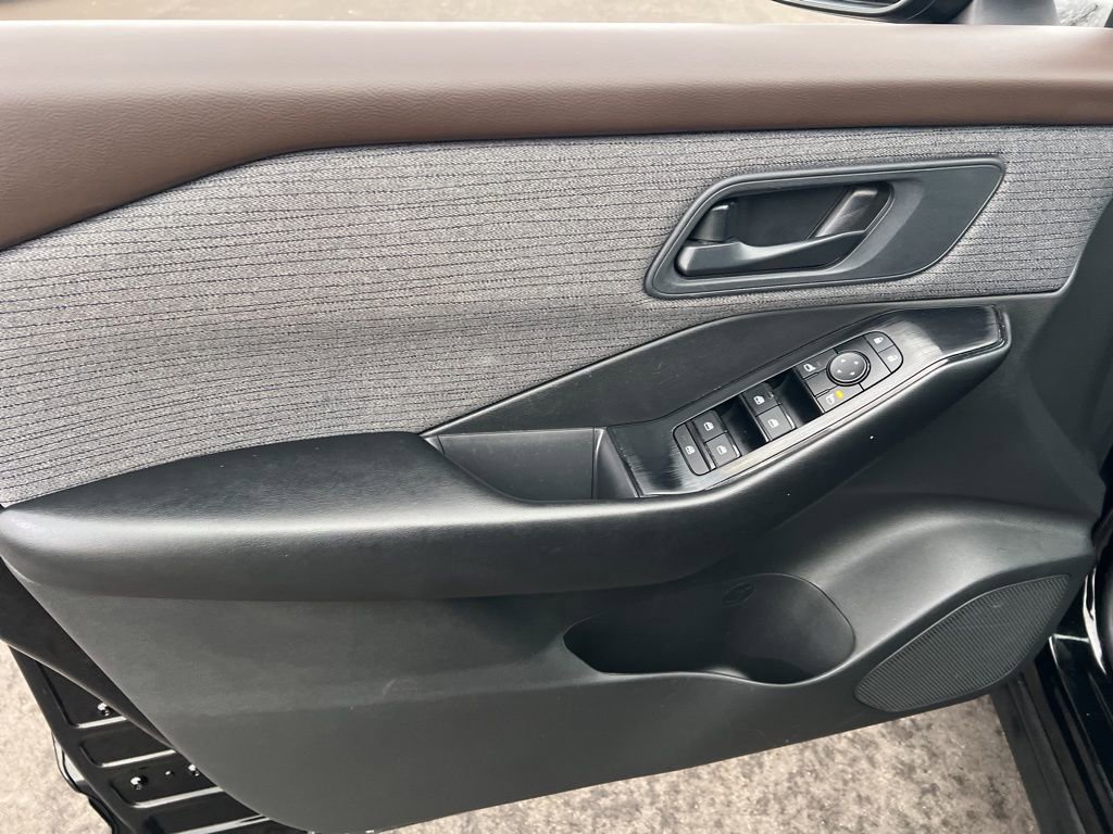 Certified 2023 Nissan Rogue S image 7