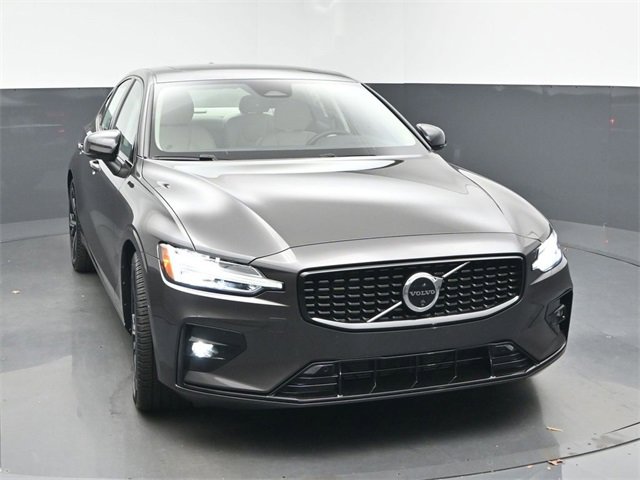 Used 2025 Volvo S60 B5 Plus w/ Protection Package Premier image 2