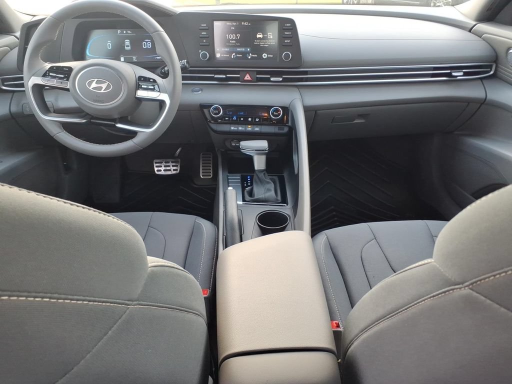 New 2026 Hyundai Elantra Sport FWD image 12