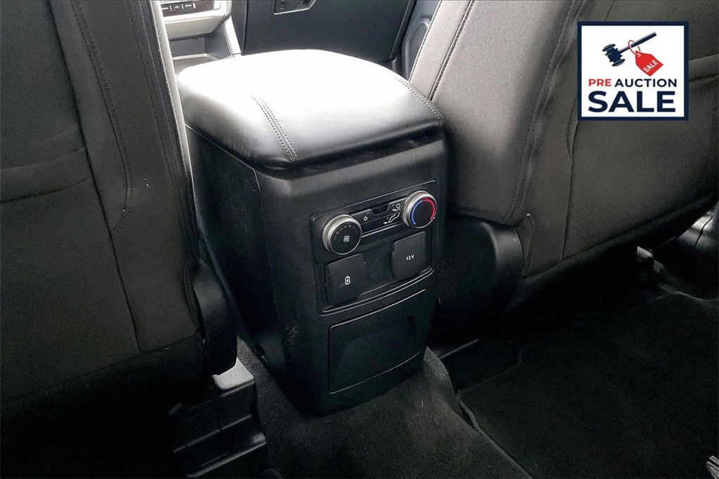Used 2022 Ford Explorer XLT image 35