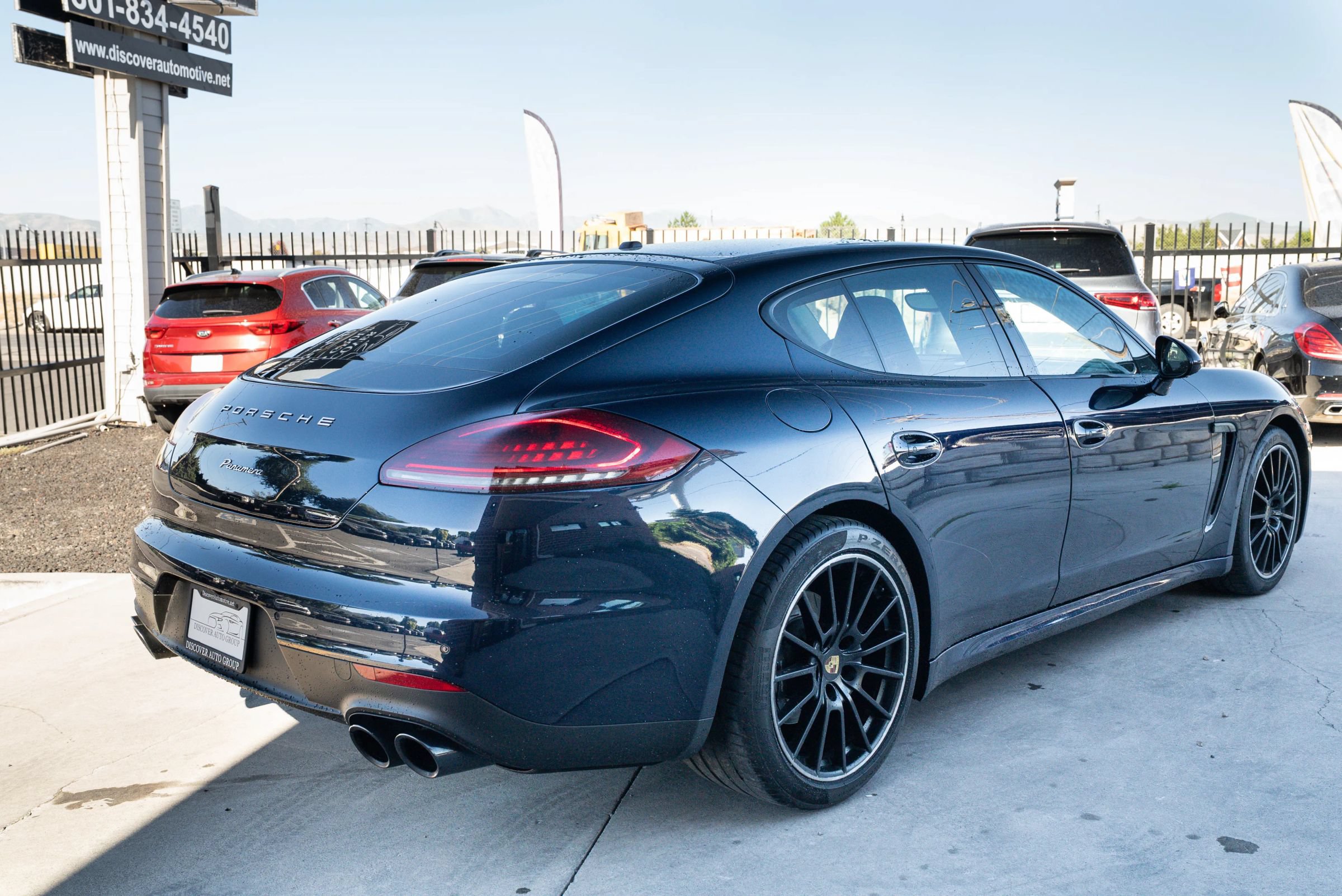 Used 2016 Porsche Panamera RWD image 10