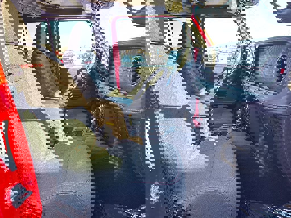 Used 2025 Jeep Wrangler Unlimited Rubicon image 33