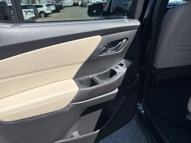 Used 2023 Chevrolet Traverse LS w/ Safety Package image 13