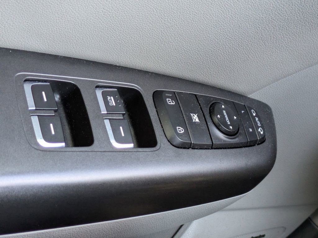 Used 2017 Kia Sportage EX w/ EX Technology Package image 28