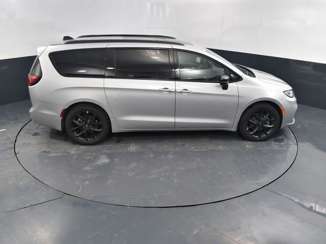 New 2026 Chrysler Pacifica Select w/ S Appearance Package FWD image 53