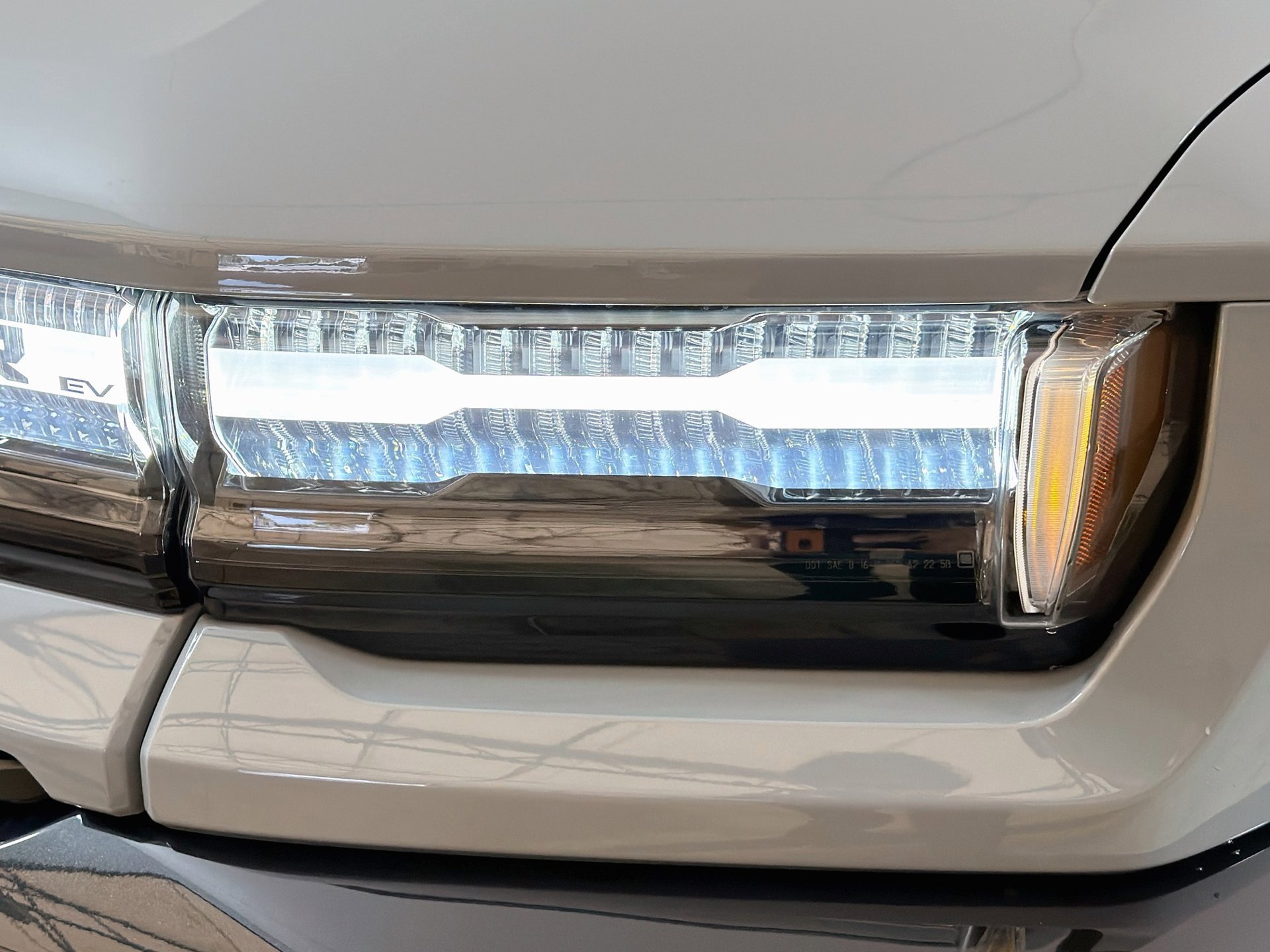 Used 2025 GMC Hummer EV 3X AWD/4WD image 9