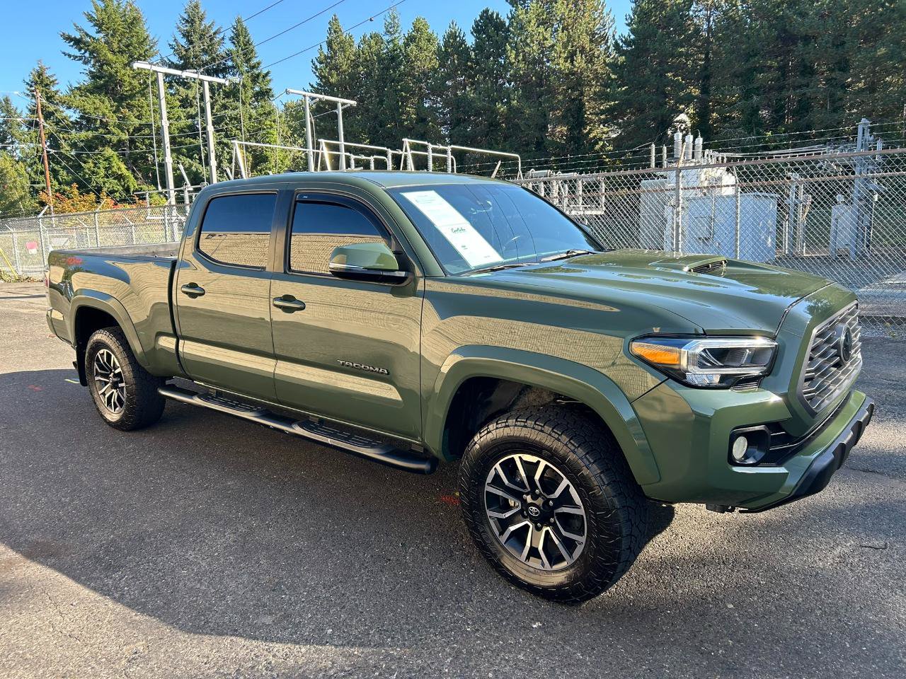 Used 2022 Toyota Tacoma TRD Sport w/ Technology Package AWD/4WD image 3