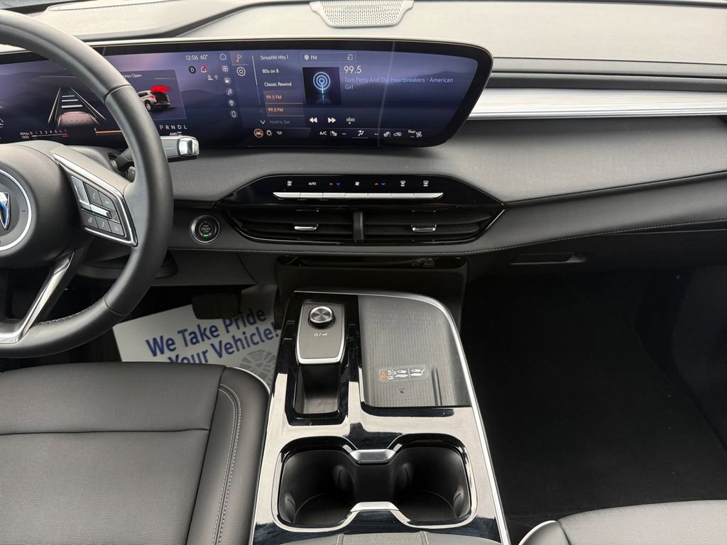 Used 2025 Buick Enclave Preferred image 11