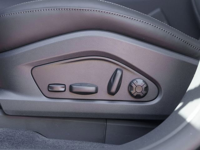 New 2026 Porsche Macan 4 Electric image 18