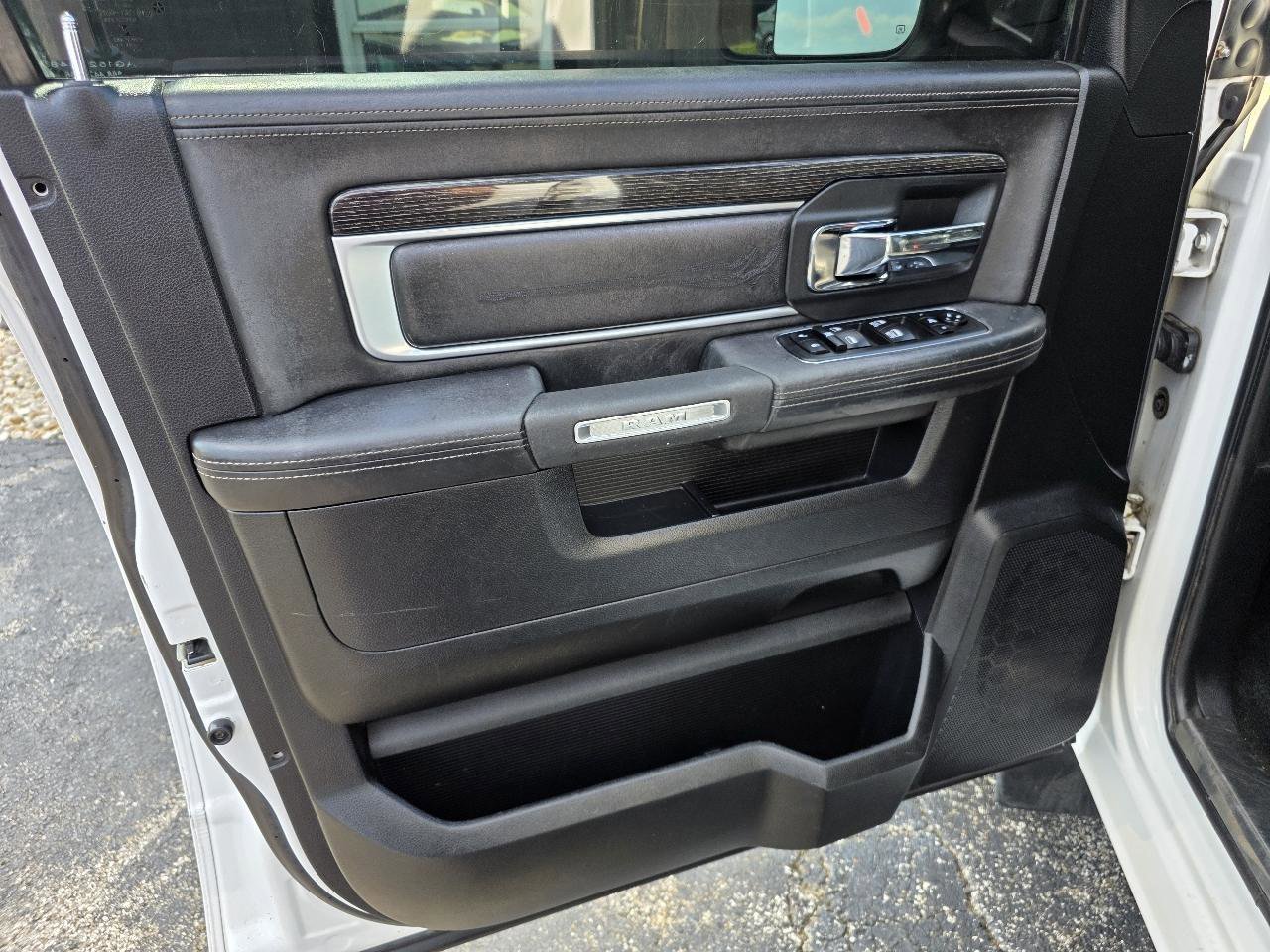Used 2014 RAM 1500 Limited AWD/4WD image 10