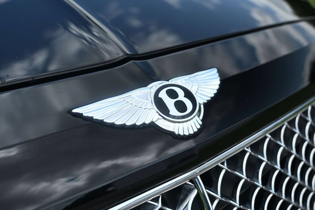 Used 2020 Bentley Bentayga AWD/4WD image 16