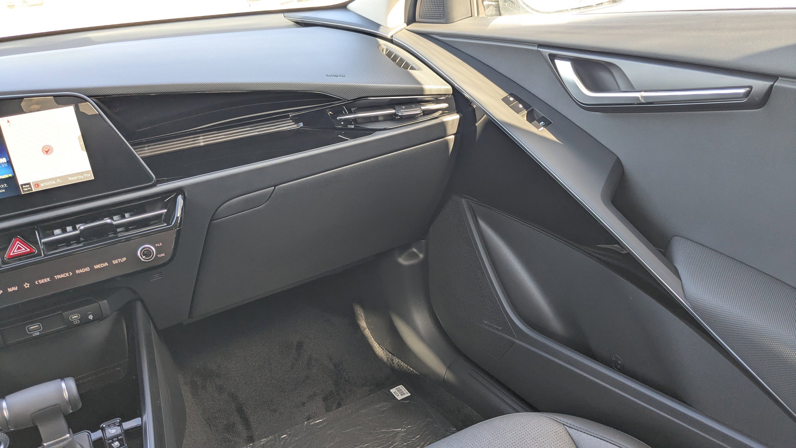 New 2025 Kia Niro SX image 20