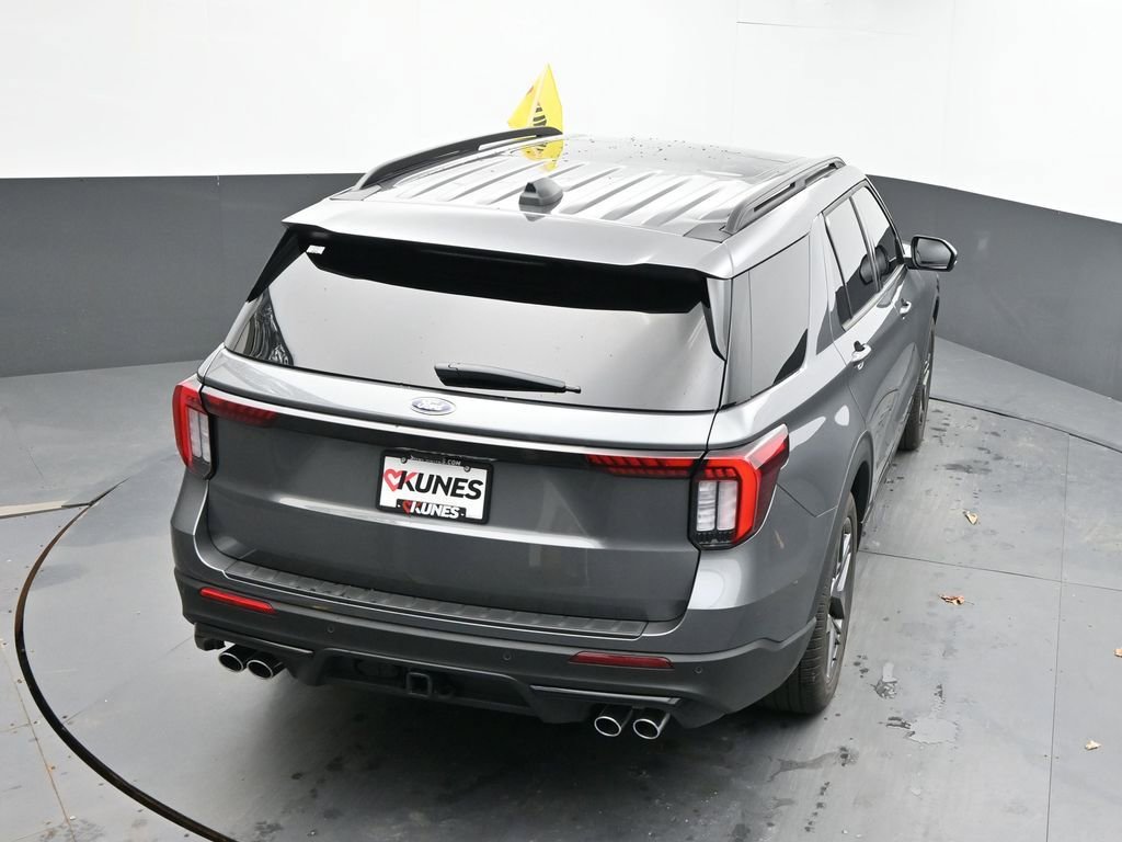 Used 2025 Ford Explorer ST w/ Sun And Sound Package image 44