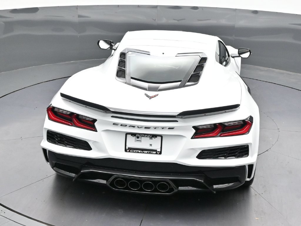 Used 2027 Chevrolet Corvette Z06 RWD image 21