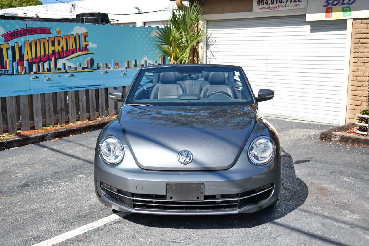 Used 2015 Volkswagen Beetle TDI FWD image 2
