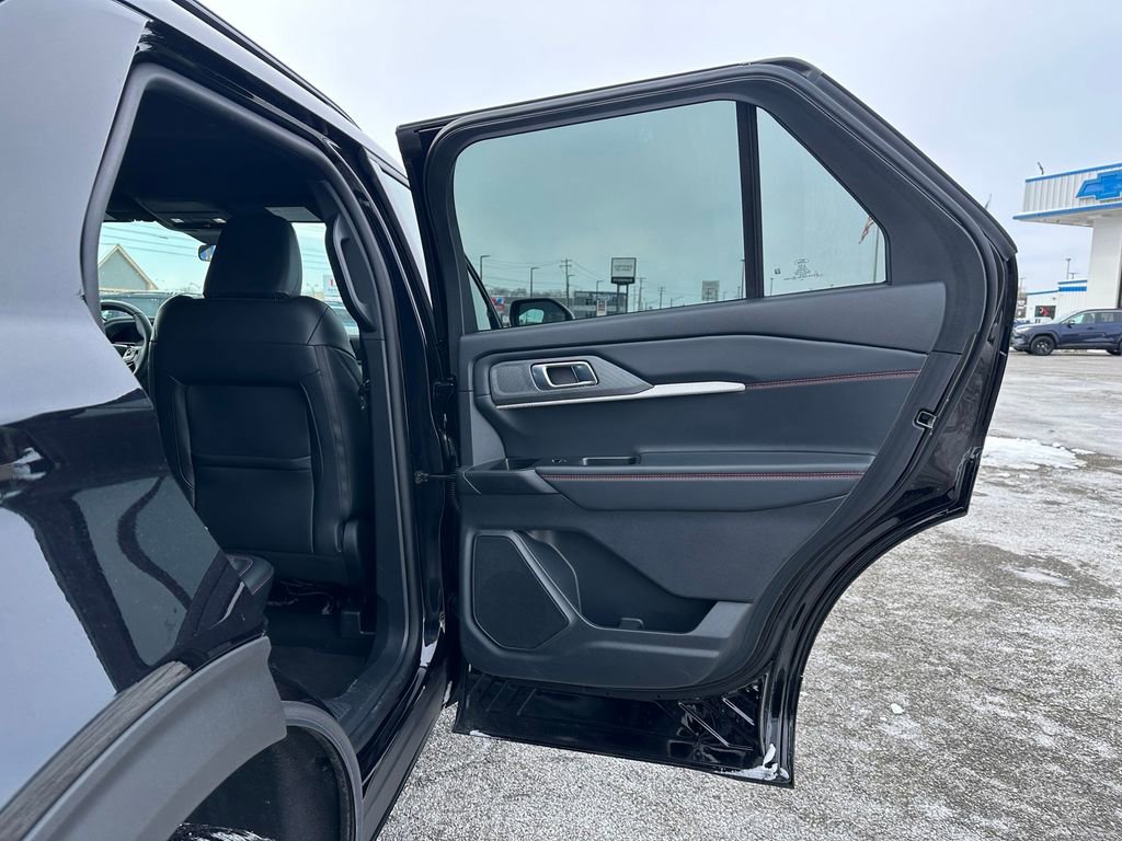 Used 2025 Ford Explorer ST-Line AWD/4WD image 23