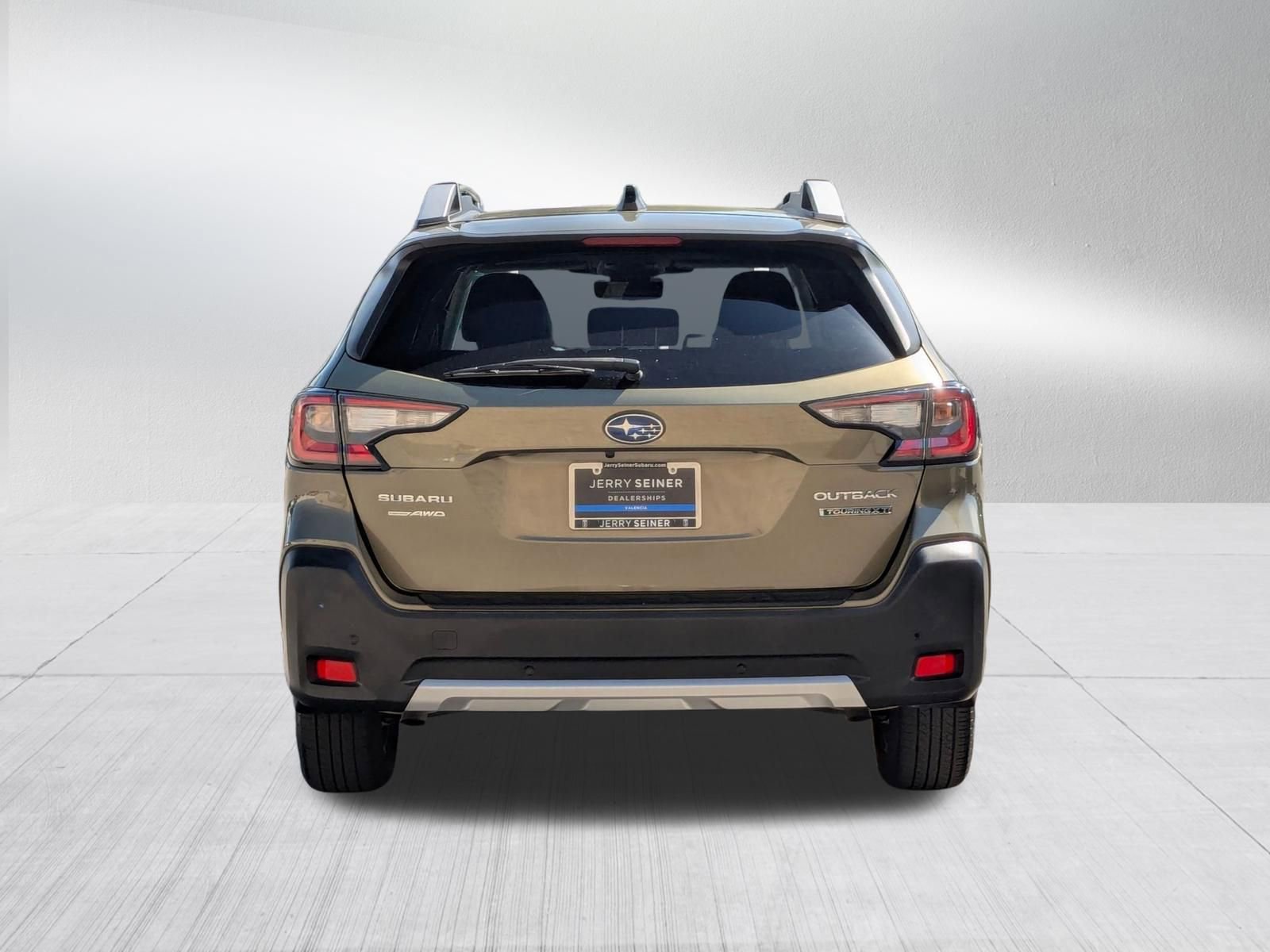 Used 2023 Subaru Outback Touring XT AWD/4WD image 4