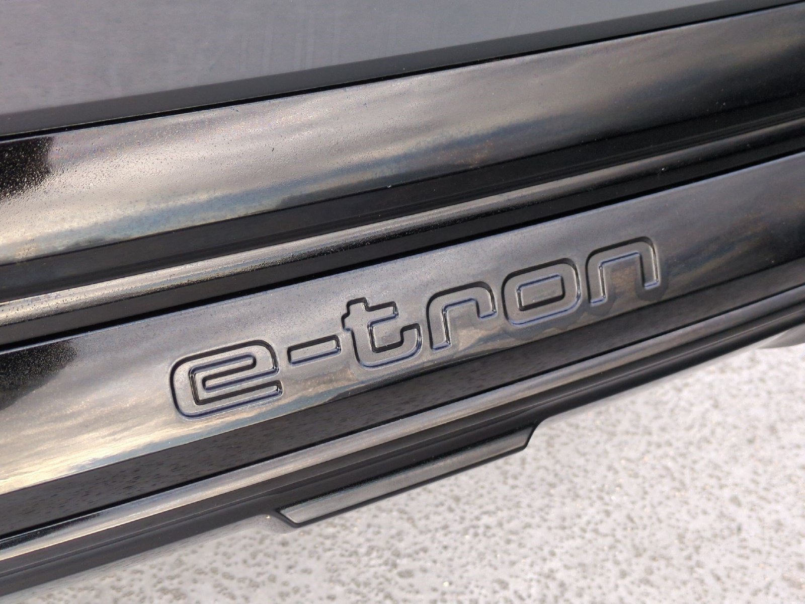 Used 2024 Audi Q8 e-tron Premium Plus AWD/4WD image 20