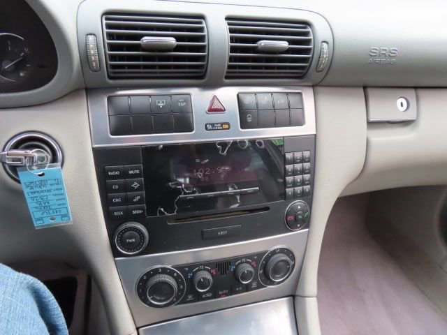 Used 2005 Mercedes-Benz C 320 Sedan image 20