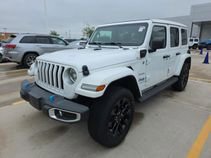Used 2023 Jeep Wrangler Unlimited Sahara w/ Cold Weather Group AWD/4WD image 19
