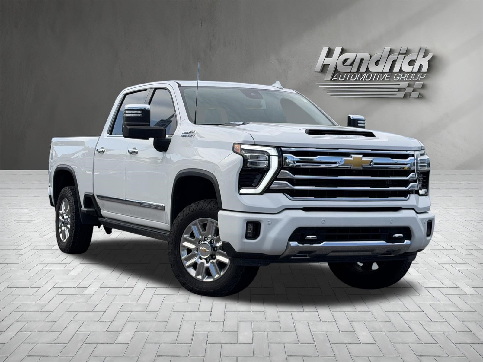 Used 2024 Chevrolet Silverado 2500 High Country w/ High Country Premium Package AWD/4WD image 2