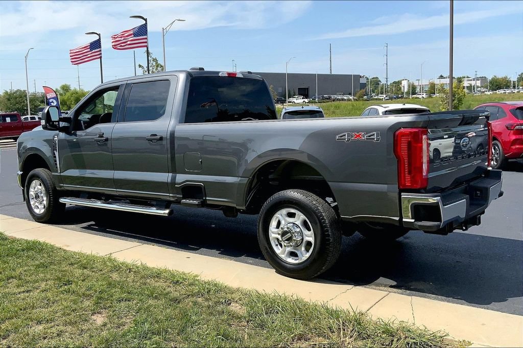 Used 2026 Ford F350 XLT AWD/4WD image 2