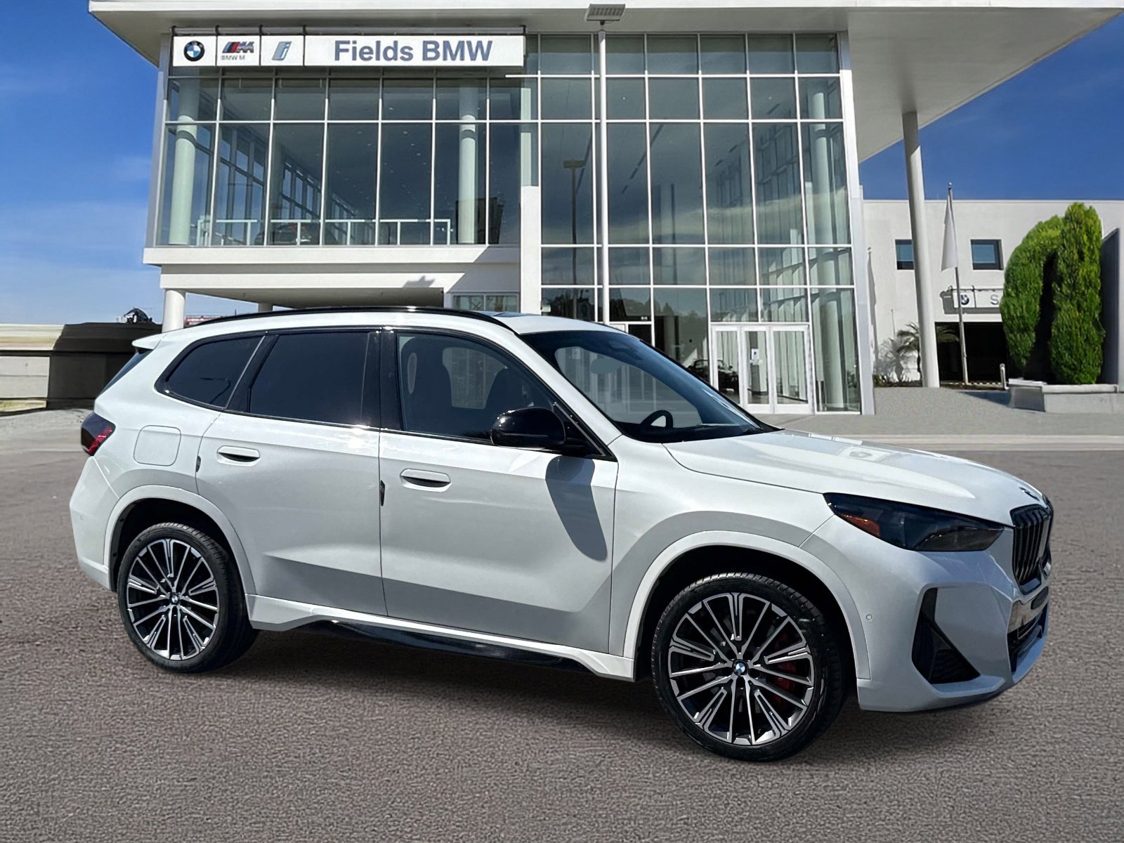 Used 2025 BMW X1 xDrive28i w/ M Sport Package AWD/4WD image 1