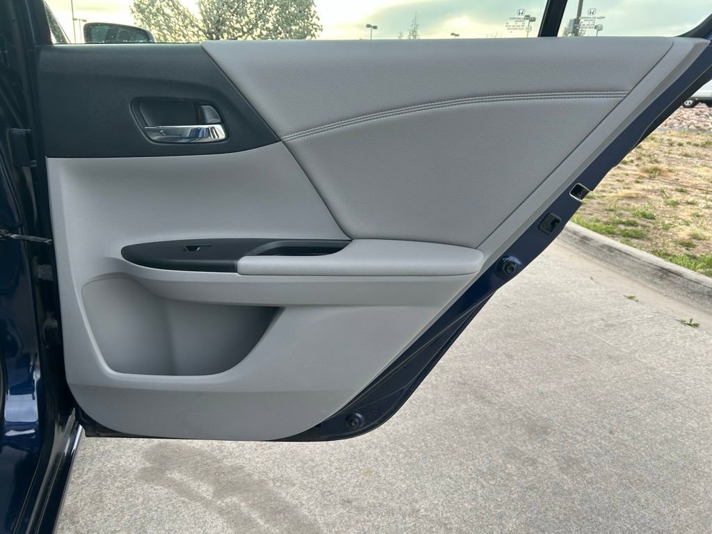 Used 2015 Honda Accord EX-L image 27