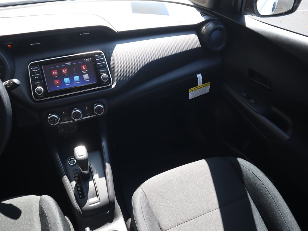 New 2025 Nissan Kicks Play S image 13