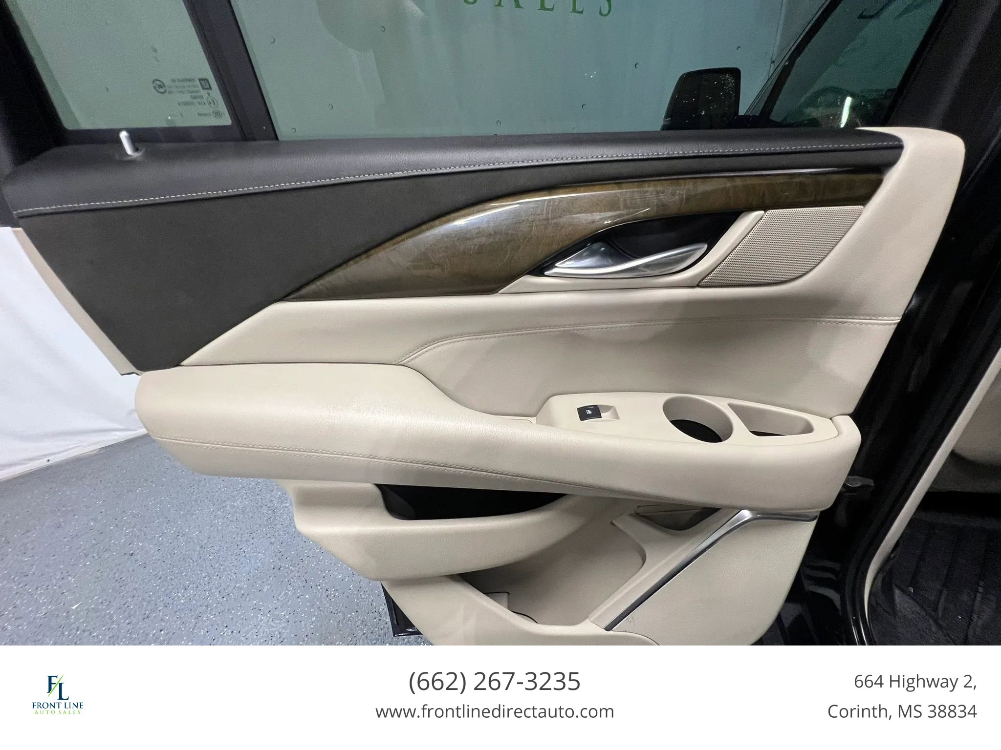Used 2018 Cadillac Escalade Premium Luxury AWD/4WD image 20