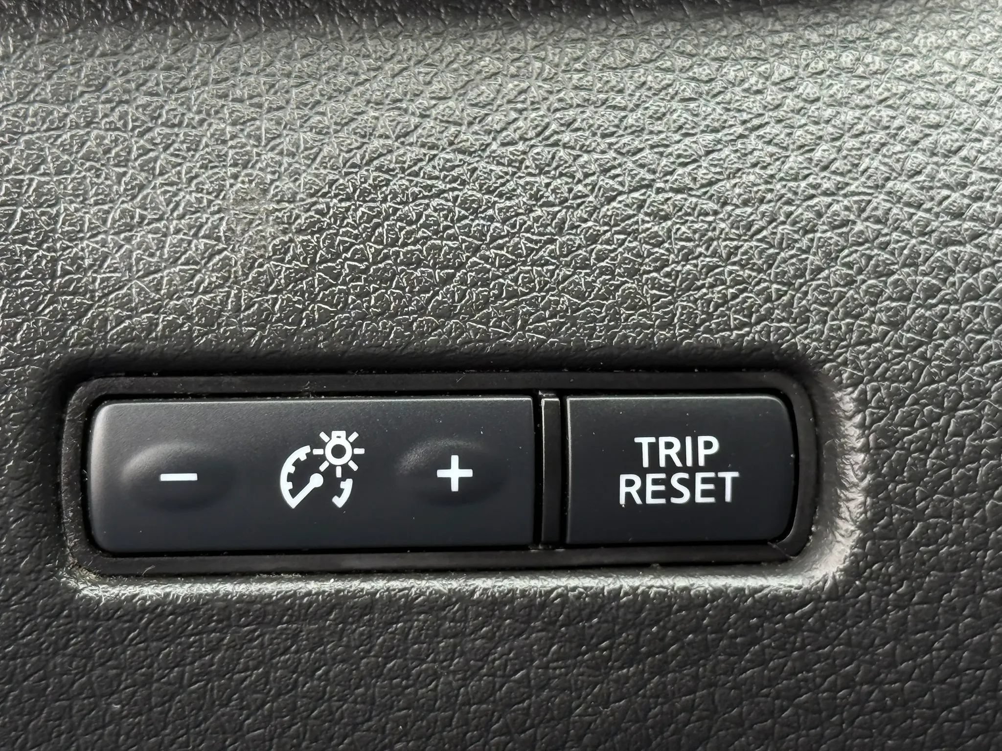 Used 2018 Nissan Rogue Sport S AWD/4WD image 30