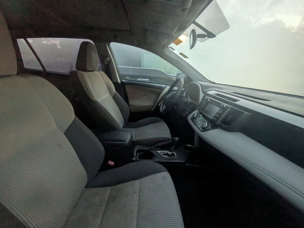 Used 2015 Toyota RAV4 XLE FWD image 10